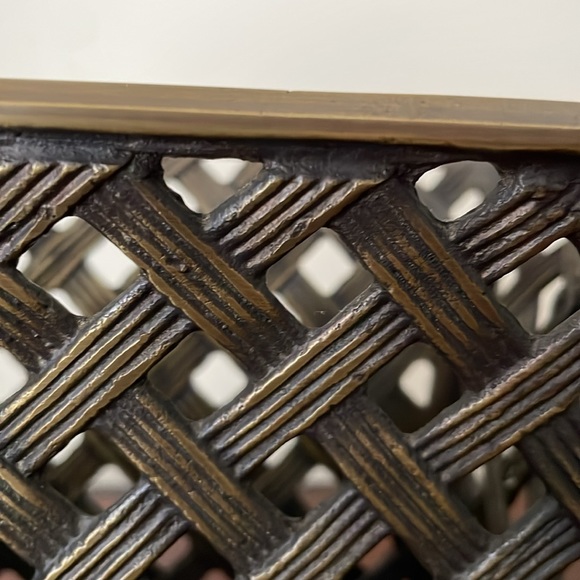 BRASS BASKETWEAVE TABLEWARE DECOR - Picture 7 of 10